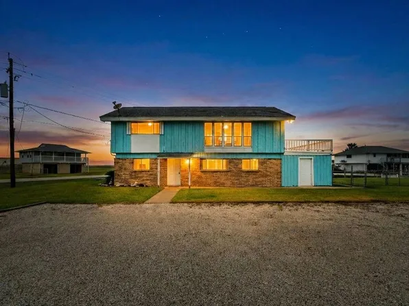 1503 Blue Water Dr, Freeport, TX 77541