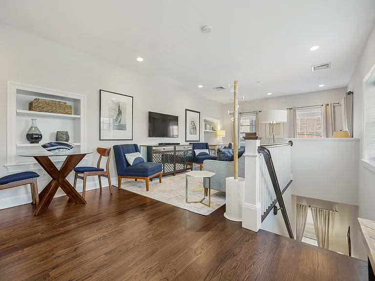Spacious Layout - Elegantly Furnished