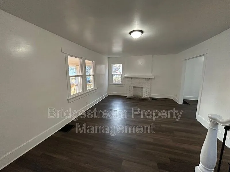 Building Photo - 167 W Hudson Ave