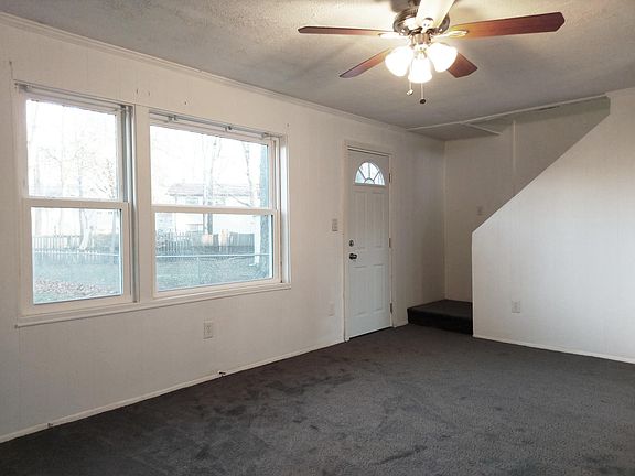 3rd image of 34212 Dayton Ct