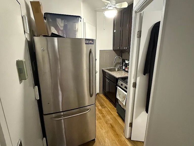 97 Allen St #8 — Photo 2