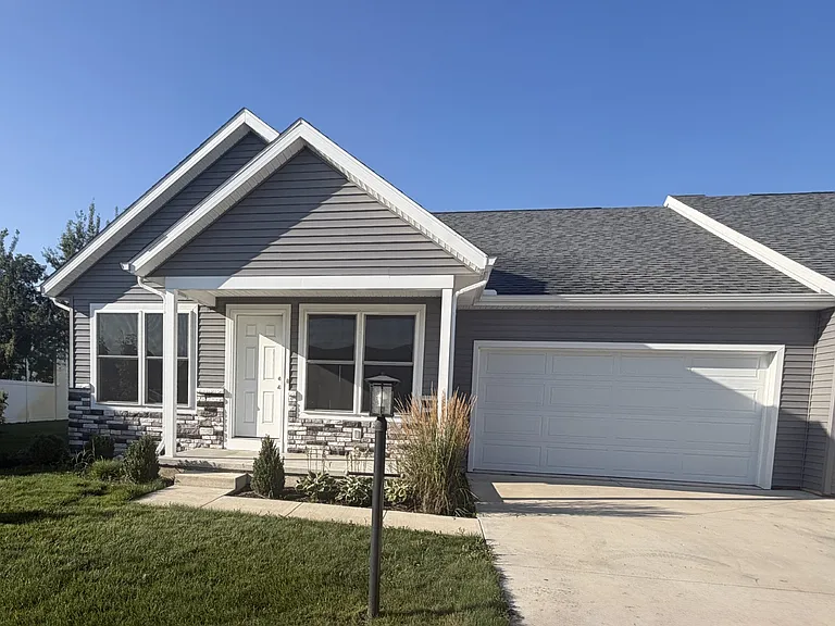 18512 Falcons Lair Ct — Photo 1