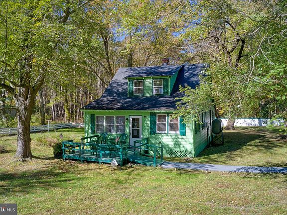 3rd image of 2097 Coles Point Rd