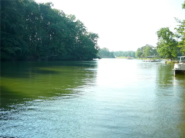 82 Catfish Cove Rd, Abbeville, SC 29620