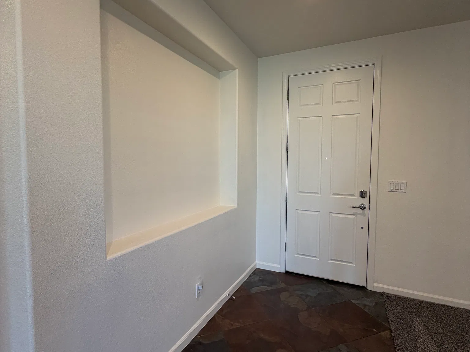 5 bed, 3.5 bath, 3567 sqft, $3,800 — Photo 2