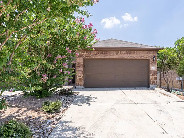 1048 Carolyn Cv — Photo 1