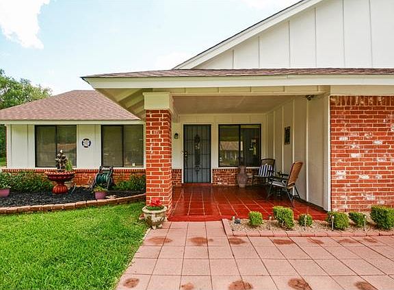 3rd image of 6601 Blarwood Dr