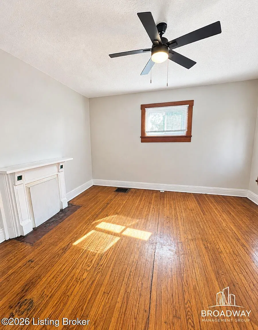 4 bed, 1.0 bath, 1700 sqft, $1,560 — Photo 3