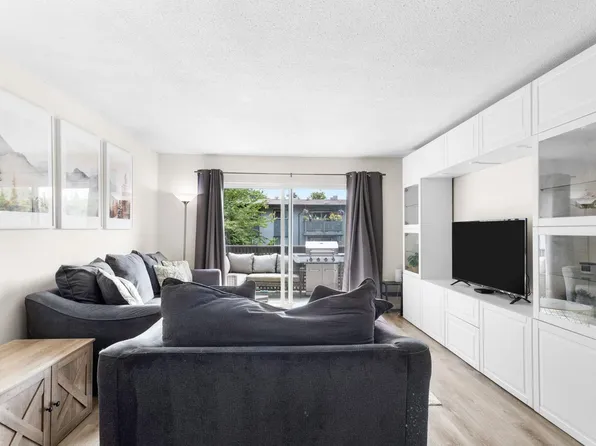 202 Westhill Pl #239, Pt Moody, BC V3H 1V2