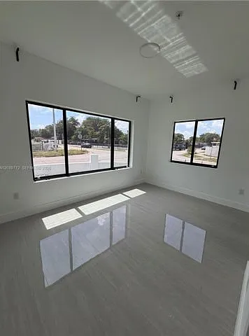 3 bed, 2.0 bath, $3,500 — Photo 2