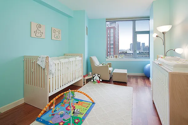 Sold by aptsandlofts.com | media 12
