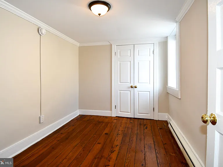 17 Apt #1 — Photo 16