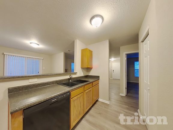 5th image of 2318 Blackthorn Dr