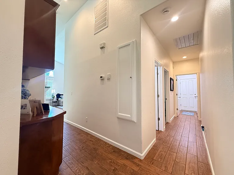 1140 E Sawgrass Ave — Photo 16