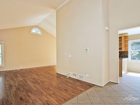 2nd image of 1521 Quaker Hollow Ct S