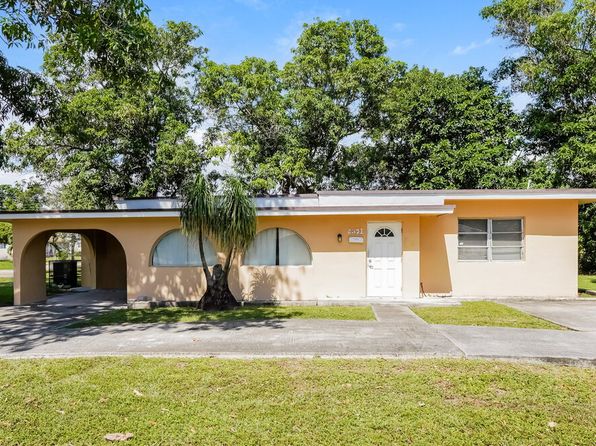 2351 NW 28th St