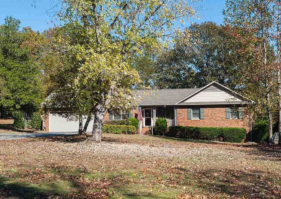1st image of 411 S Meadow Dr