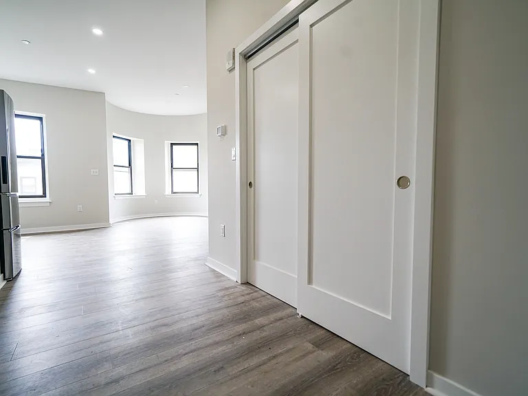 10 Blackwood St #432 — Photo 2
