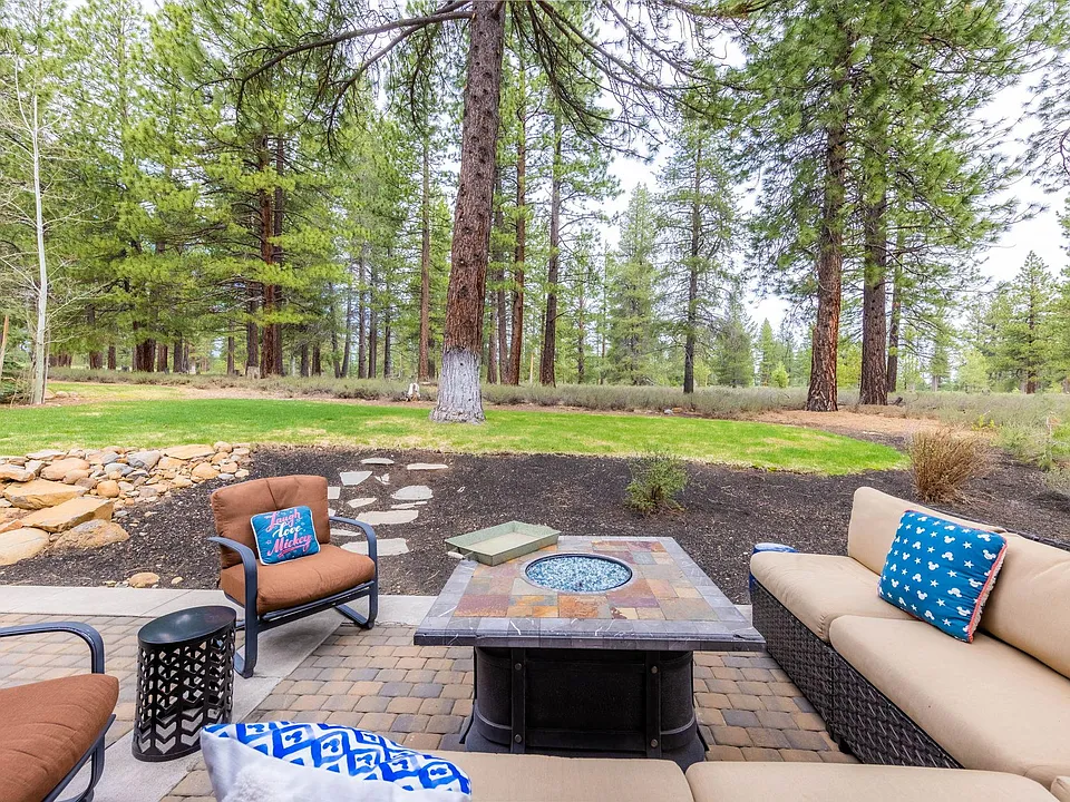 12310 Fairway Dr