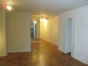 2nd image of 370 E 76th St APT C505