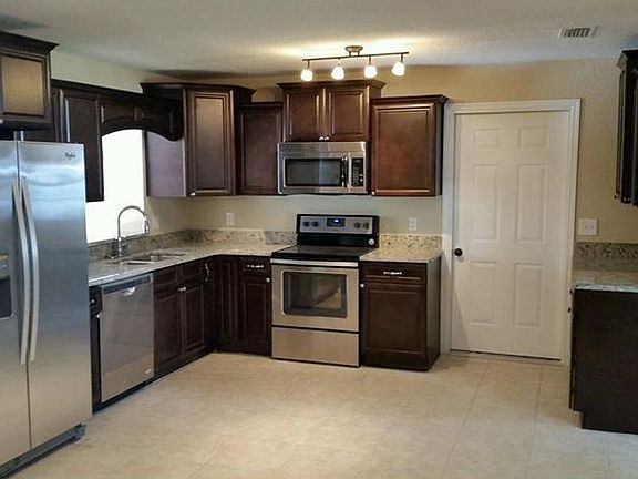 5th image of 304 Bluebird Ave