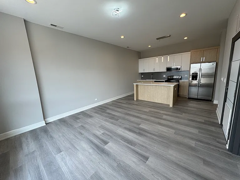2406 W Armitage Ave #303 — Photo 3