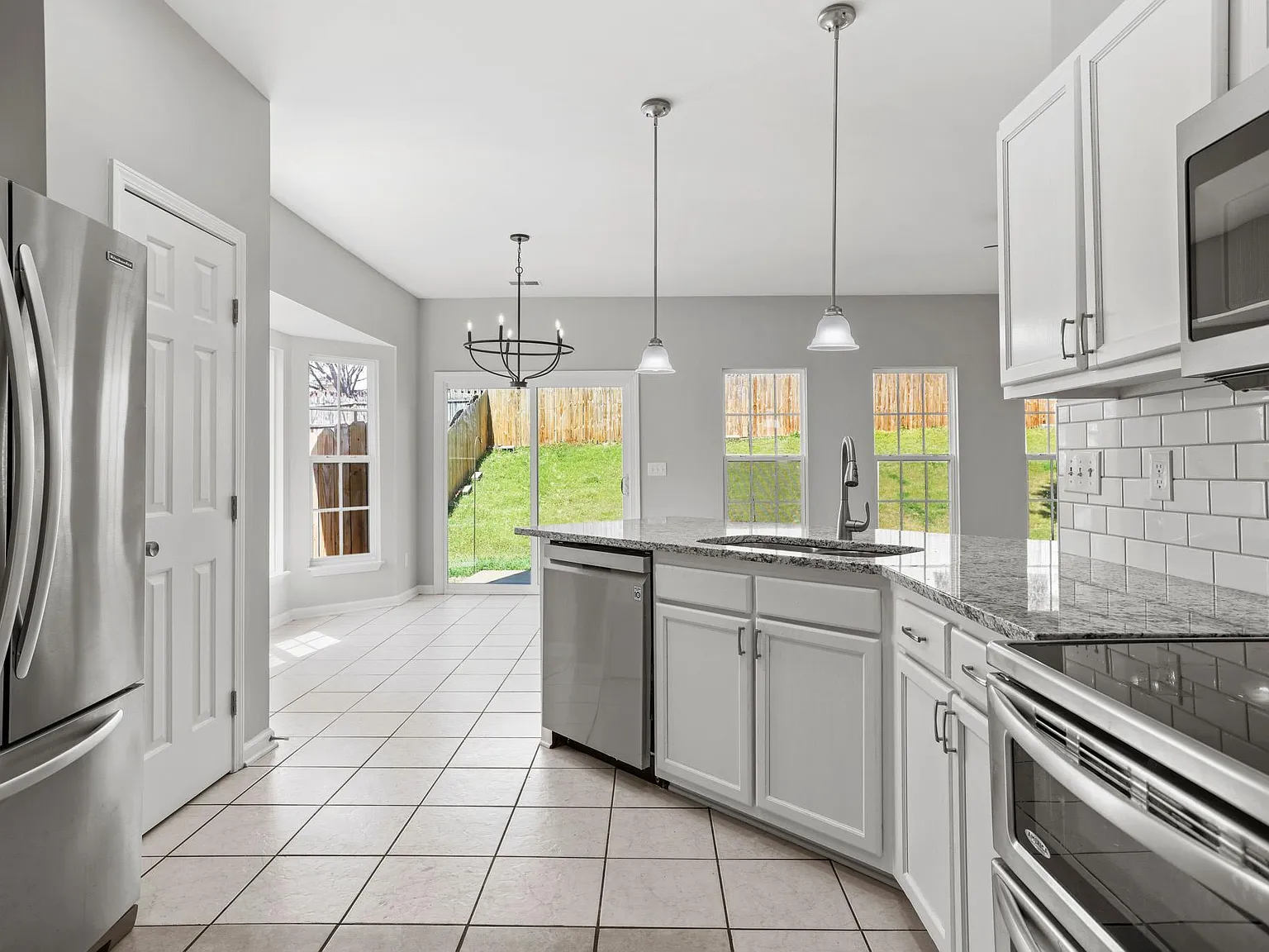 4 bed, 2250 sqft, $2,400 — Photo 3