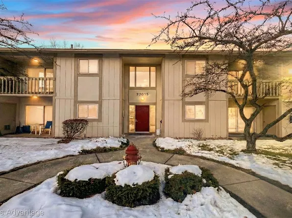 27915 Berrywood Ln Unit 70, Farmington Hills, MI 48334