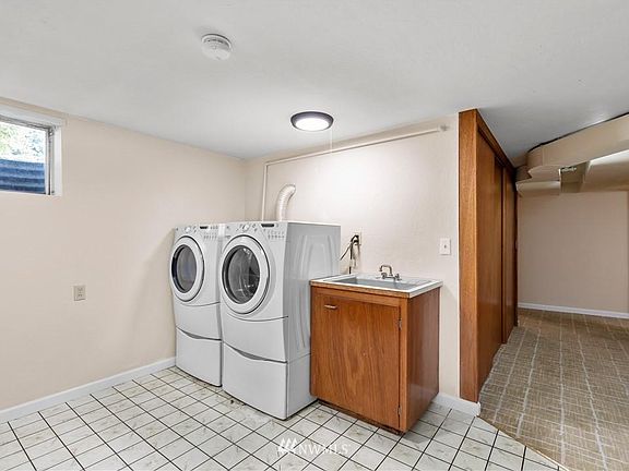 3rd image of 4249 92nd Ave SE