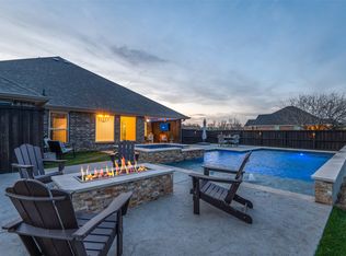 5013 Diamond Dr, Sanger, TX 76266