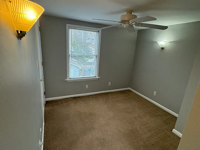 813 E Glenside Ave — Photo 10