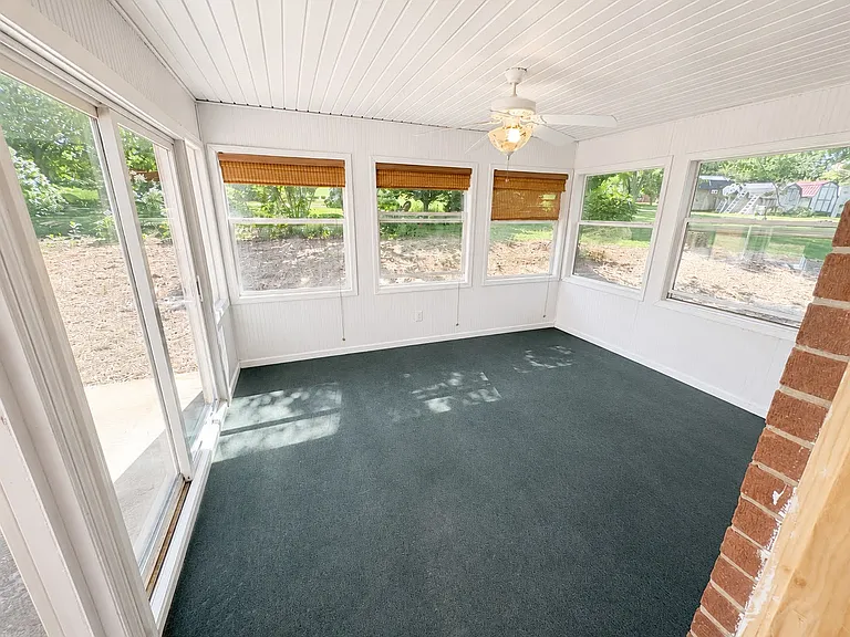523 Lee Dr — Photo 6