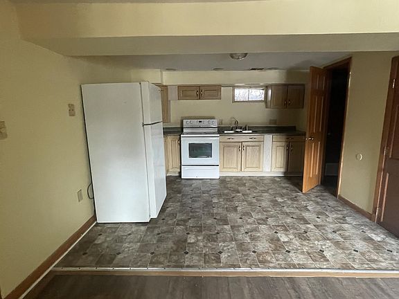 3rd image of 1456 Hudson St #1