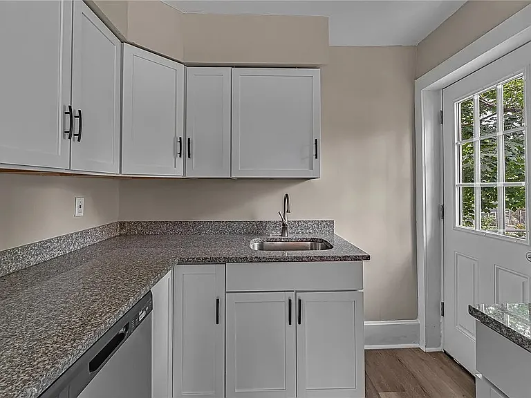 5243 Keystone St — Photo 7