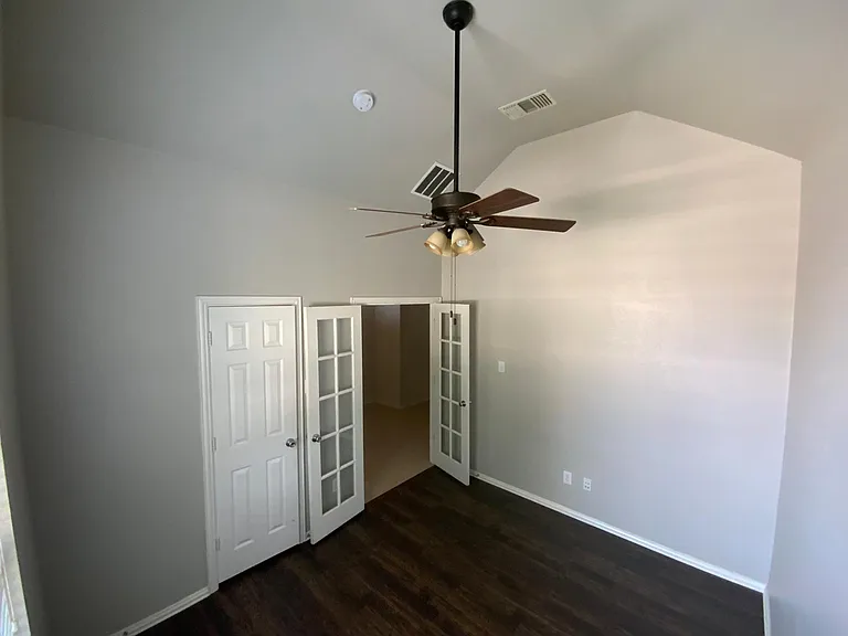 708 Hummingbird Dr — Photo 4