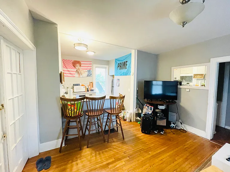 96 Chapin St — Photo 9
