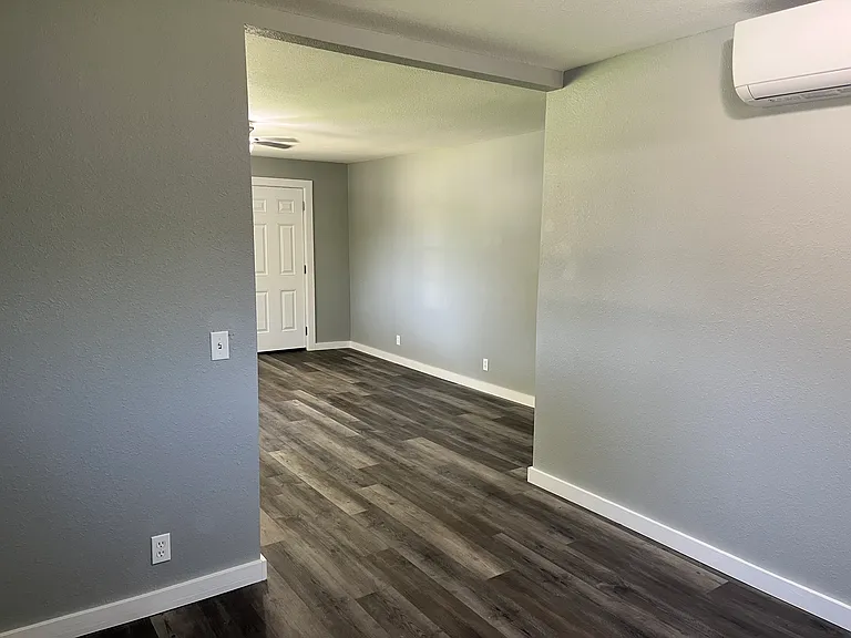 801 Gayler St — Photo 5