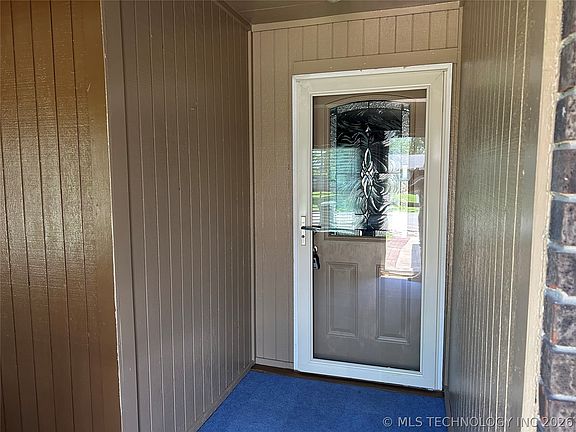 3rd image of 2408 Sarah Ln