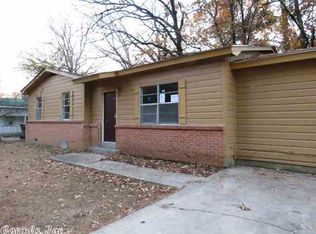 82 W Malcomb St, White Hall, AR 71602