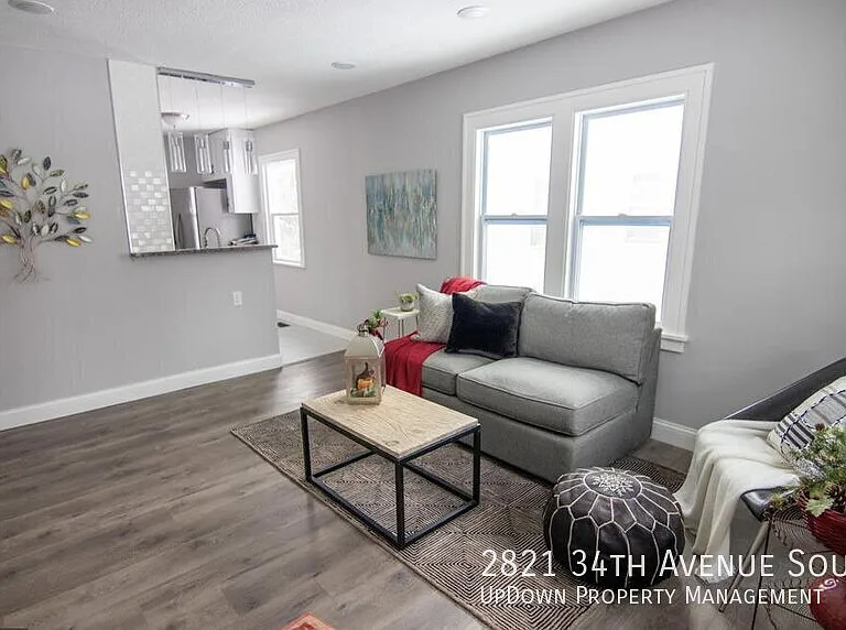 2821 34th Ave S — Photo 2