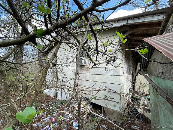 3rd image of 2588 Sandflat Rd