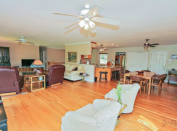 5th image of 18865 W Linden Ave