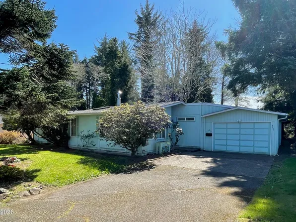 3040 NE 30th Dr, Lincoln City, OR 97367