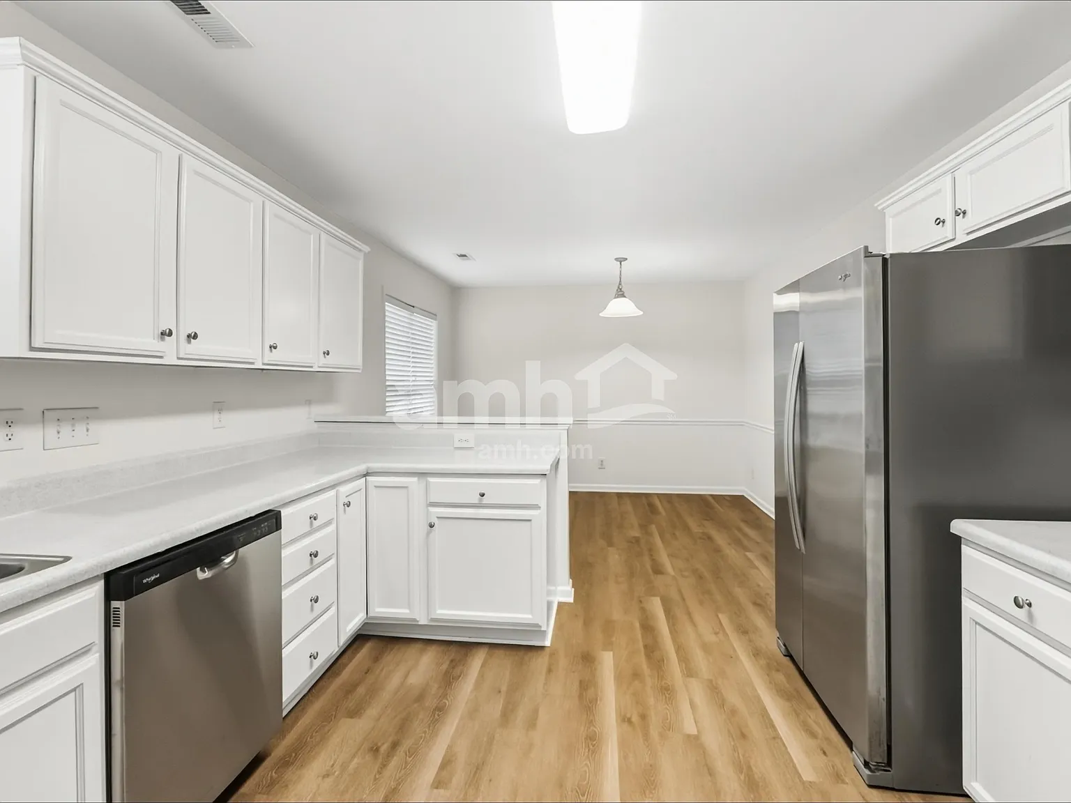 3 bed, 2.0 bath, 1810 sqft, $1,825 — Photo 3