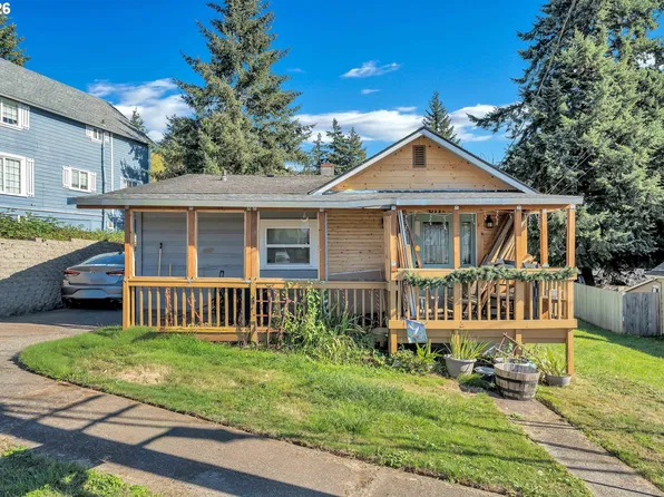 611 Spring St NE, Clatskanie, OR 97016