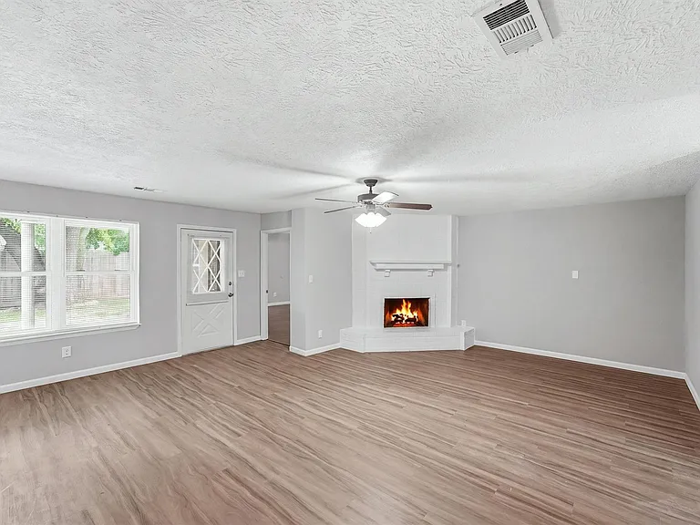 2042 Bridge Cross Ln — Photo 10