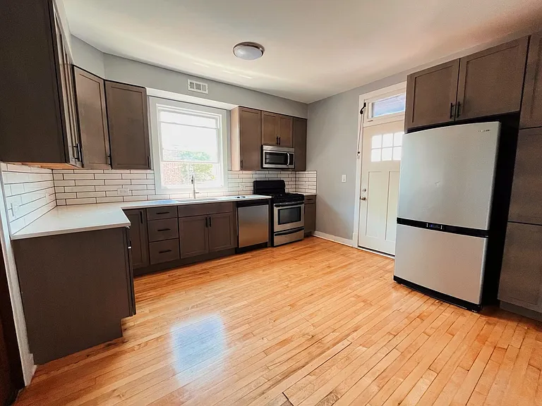 5644 N Artesian Ave #1 — Photo 8