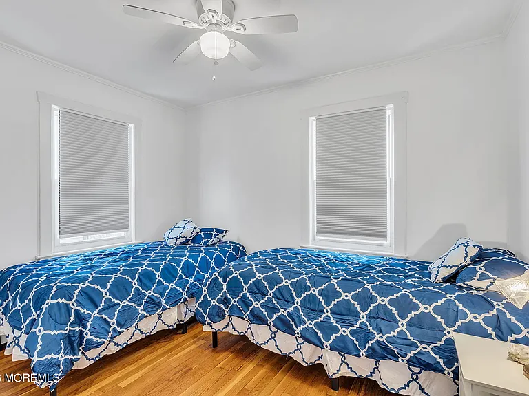 1227 Bay Ave — Photo 17