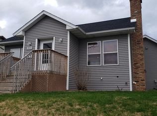 3005 C Ave NE, Cedar Rapids, IA 52402