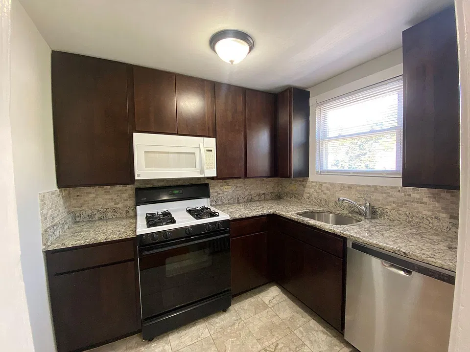 4210 N Kilpatrick Ave #2F
